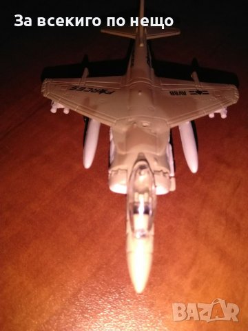 Макет на изтребител AV 8B Maisto, снимка 6 - Колекции - 38052001