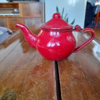 Стар емайлиран чайник #14, снимка 1 - Антикварни и старинни предмети - 35262085