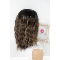 Средна дължина чуплива кестенява перука с руси кичури Далия, снимка 3 - Аксесоари за коса - 37533936