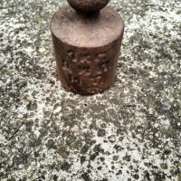 Стара тежест за кантар, снимка 2 - Антикварни и старинни предмети - 44476919