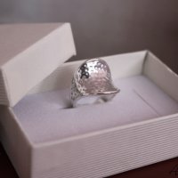 Стилен и елегантен сребърен пръстен модел R077, снимка 2 - Пръстени - 28927708