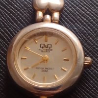 Дамски часовник Q&Q SUPERIOR QUARTZ WATER RESIST 30m. 1 mikron много красив 30219, снимка 1 - Дамски - 40881895