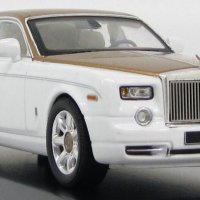 Rolls-Royce Phantom "Middle east special" 2010 White and Gold - мащаб 1:43 на IXO моделът е нов, снимка 4 - Колекции - 31644694