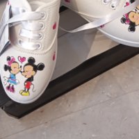 Спортни обувки с Мики и Мини , снимка 2 - Кецове - 36589156