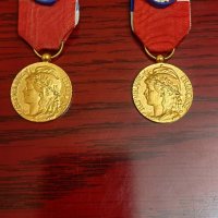 Френски медали-Сребърни със позлата, снимка 1 - Други ценни предмети - 40074515