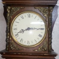 Часовник с дървен корпус и месингови орнаменти, снимка 3 - Антикварни и старинни предмети - 29869050
