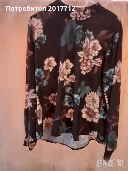 Продавам дамска блуза.Размер S, снимка 1