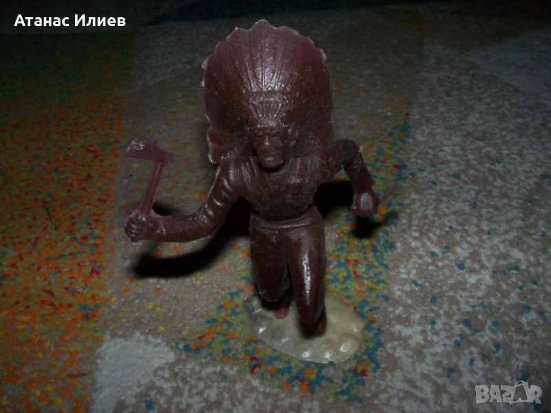 Голям пластмасов войник, индианец соц играчка, снимка 1