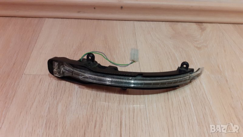 Мигач в огледало LED за AUDI Q7 -Q5 десен, снимка 1