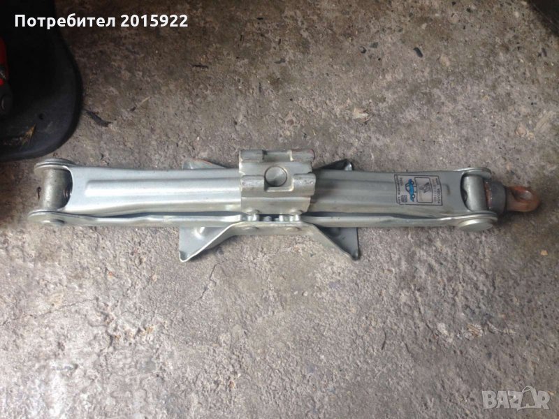 оригинален крик за Toyota-Avensis.Corolla.yaris, снимка 1