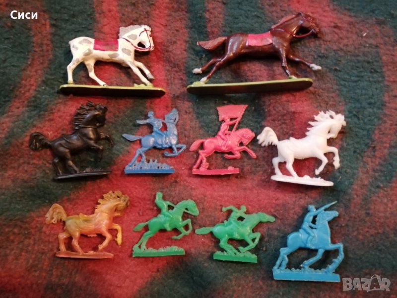 Коне фигури , снимка 1