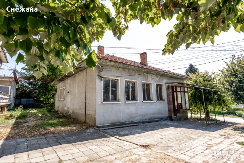 Промишлена сграда, снимка 1