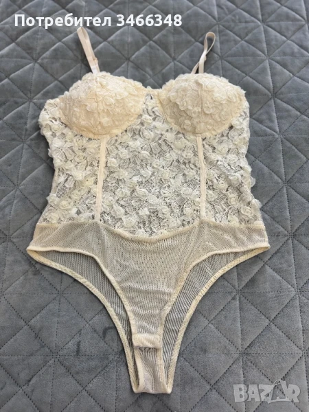 Бюстие с рози , снимка 1