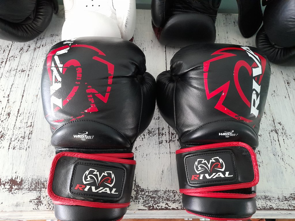 Боксови ръкавици Rival RS4 Aero Sparring Gloves, висок клас боксови ръкавици  18 Oz в Бокс в гр. Варна - ID37456620 — Bazar.bg