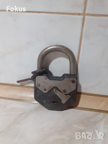 Огромен стар катинар кофар катанец - без ключ, снимка 2 - Антикварни и старинни предмети - 53353755