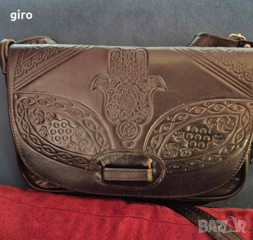 Дамска чанта от камилска кожа, снимка 2 - Чанти - 52752378