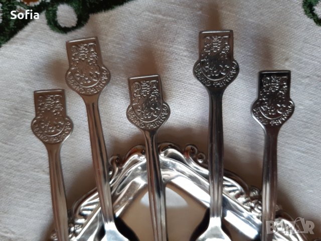 4 комплекта малки прибори:Велико Търново/Два с вилички за хапки, Японски с розички , снимка 4 - Прибори за хранене, готвене и сервиране - 32157344