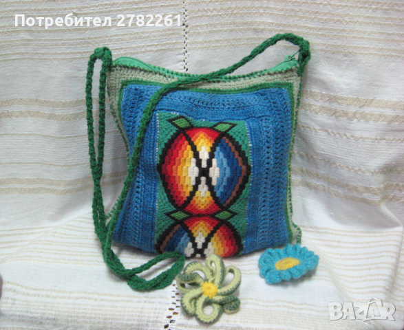 Чанта, ръчна изработка комбинация между плетиво на една кука и ръчна бродерия