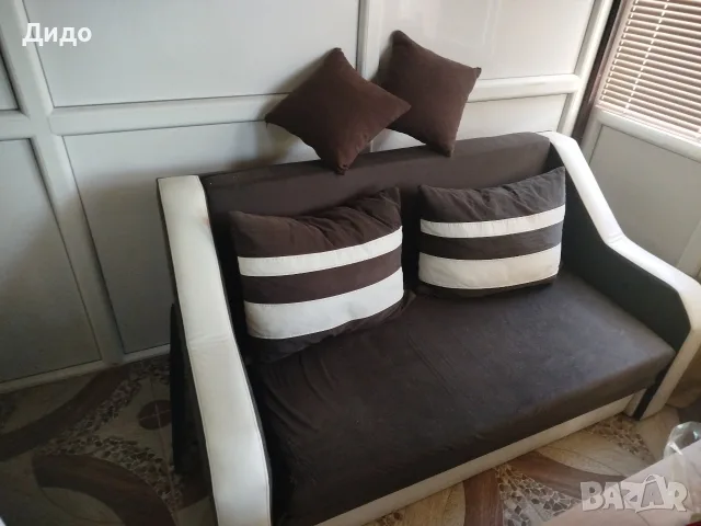 Продава се диван, ползван много малко , снимка 2 - Дивани и мека мебел - 56446675