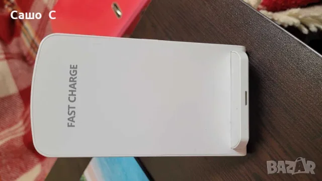 универсална безжична зарядна станция (Wireless Charger Stand) за мобилни телефони 