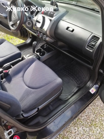 Honda Jazz 2004 Автоматик – Напълно обслужена, готова за новия си собственик!, снимка 14 - Автомобили и джипове - 52671368