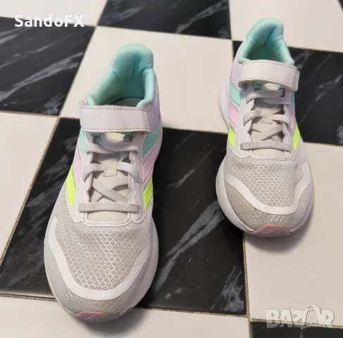 Детски маратонки Adidas р-р 34, снимка 4 - Детски маратонки - 55793116