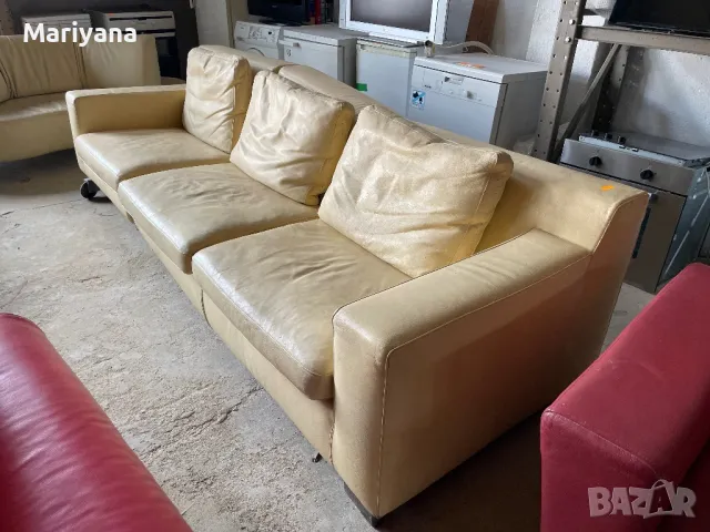 Кожен диван 