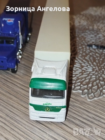 Колекционерски камиончета Мерцедес Сканиа, Рено и др. , снимка 5 - Колекции - 53903384
