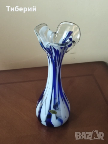 Стъклена ваза