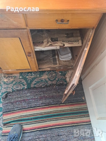 Старо дървено долапче, снимка 4 - Антикварни и старинни предмети - 54216236