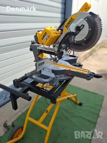 Потапящ циркуляр с герунг DeWALT DHS780, снимка 2 - Циркуляри - 55970576