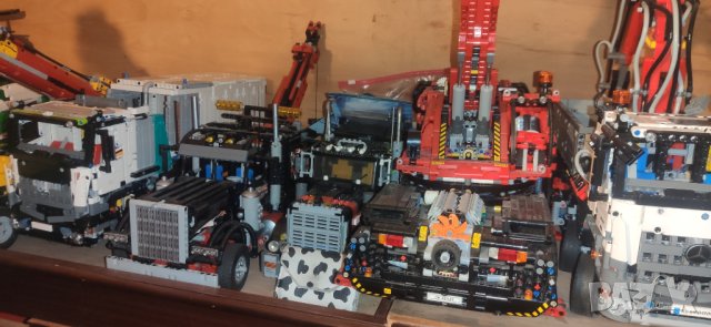 Lego technic Rough Terrain Crane 42082 , снимка 2 - Образователни игри - 39464558