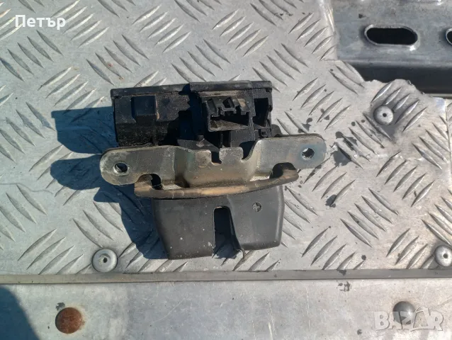 Брава заден капак Форд фиеста мк5 мк6 мк7 