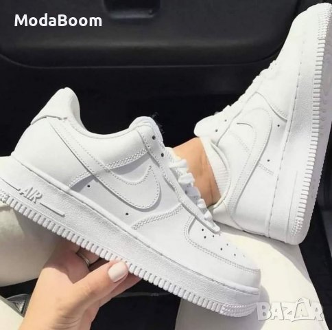 Дамски обувки Nike Air Force 1, снимка 2 - Маратонки - 38404509