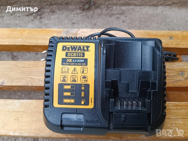 DeWALT DCB115, DCB 1104, DCB107 зарядно 10.8 - 18V, снимка 2 - Винтоверти - 52160516
