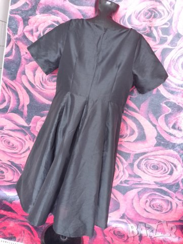 Елегантна черна разкроена рокля 3ХЛ, снимка 2 - Рокли - 36763524