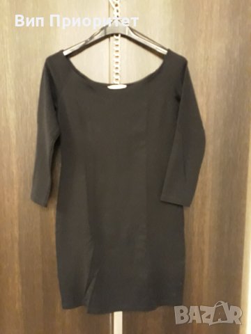 Черна еластична елегантна рокля марка Н & М къса с 3/4 ръкав и много сексапилно лодка-деколте