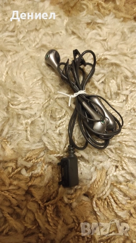 Слушалки Sony Ericsson в перфектно състояние!, снимка 2 - Слушалки и портативни колонки - 53015736