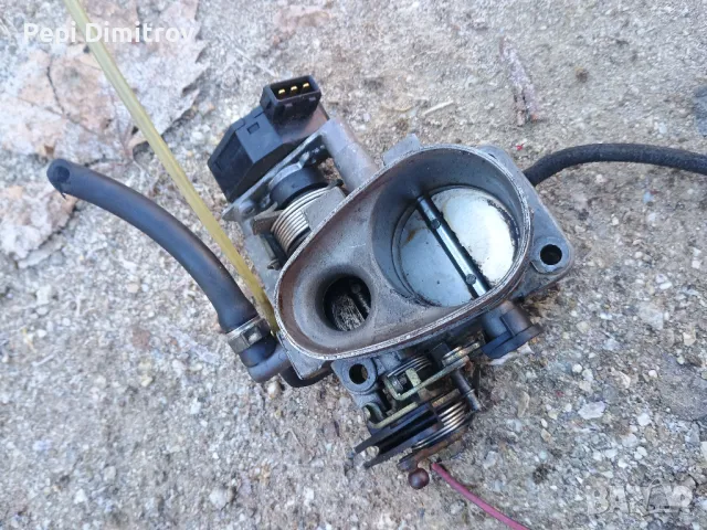 Дросел клапа за Ауди 80 б4 2.0 бензин
