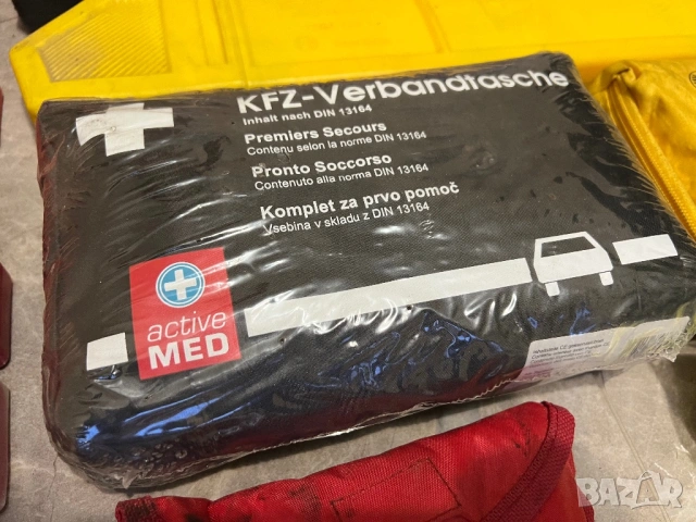 АВТО аптечки и триъгълници - AUDI , BMW , HONDA , RENAULT , SAAB, снимка 7 - Аксесоари и консумативи - 53727149