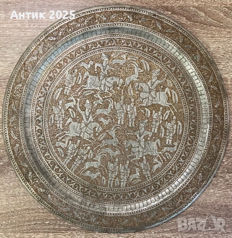 Антична чиния, изобразяваща сцени от конни борби