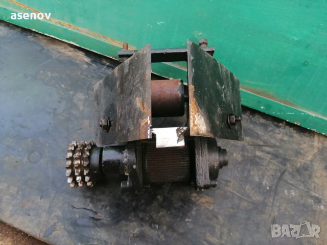 Притискащ подавателен механизъм 