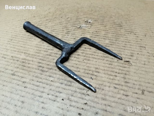 Стара Кована Наковалня За Клепане На Коси / НОМЕР 4'.