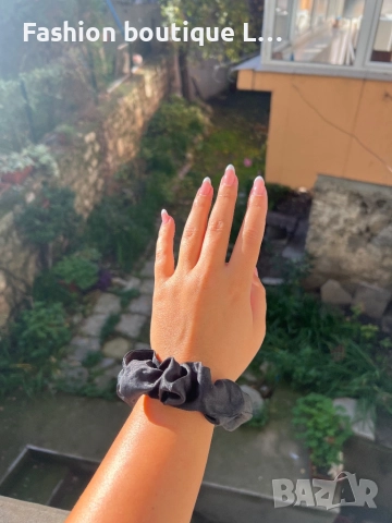 Черно сатено скрънчи 🖤