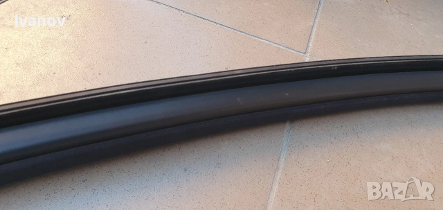 Дясно гумено уплътнение за врата бмв е46 купе front right door seal bmw e46 coupe  7126137, снимка 3 - Части - 52773786