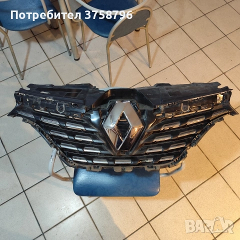 Решетка между фаровете за Renault Kadjar-2 2020год.