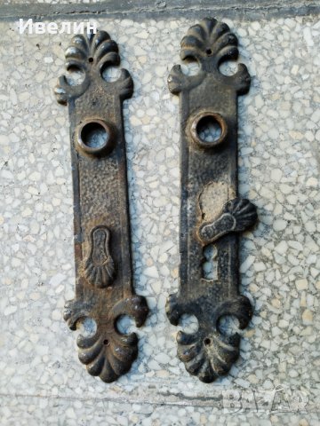 стари метални шилдове за врата