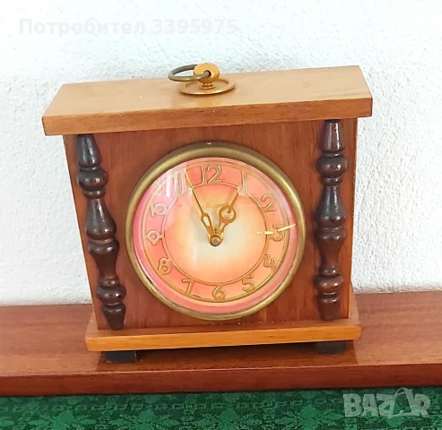 Ретро настолен часовник МАЯК (СССР)