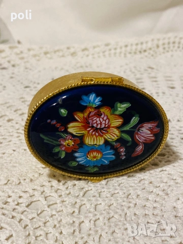 кутийки за таблетки , снимка 3 - Антикварни и старинни предмети - 53884301