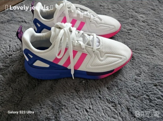 Дамски маратонки Adidas , снимка 2 - Маратонки - 50236096